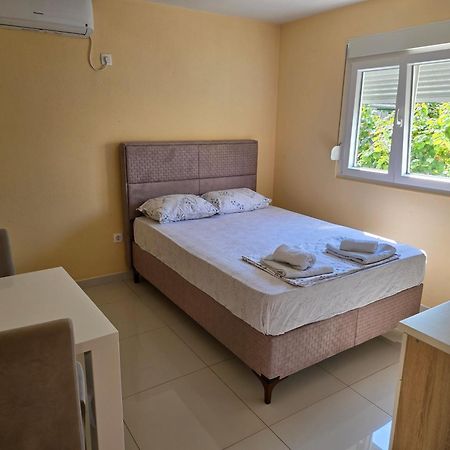 Apartman Tolosi Podgorica Exterior foto